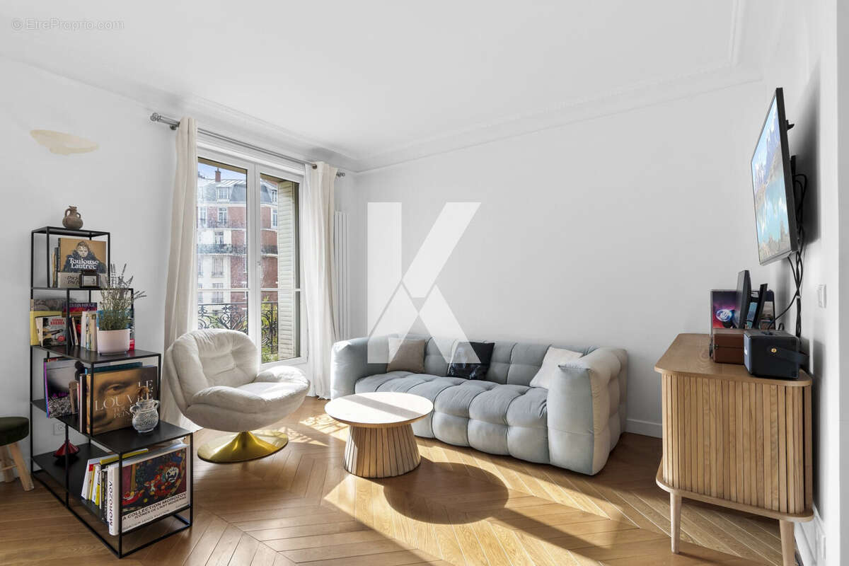 Séjour 2 - Appartement à PARIS-16E