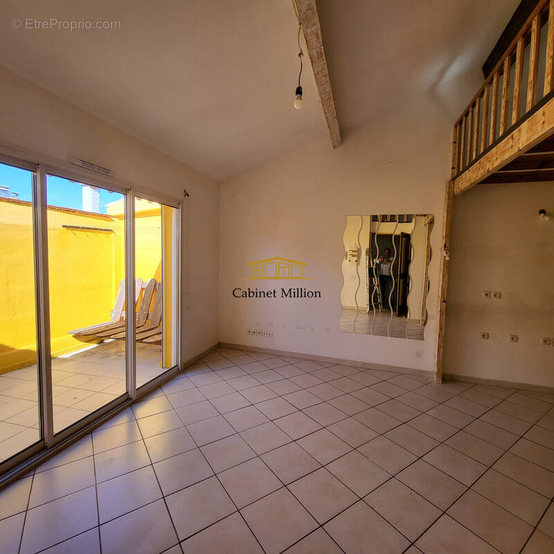 Appartement à COURNONTERRAL