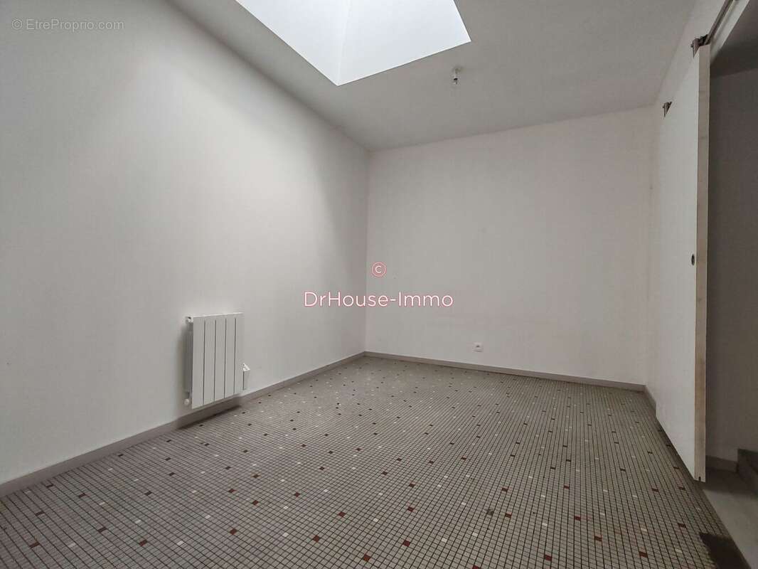 Maison à CHAMPAGNE-LES-MARAIS