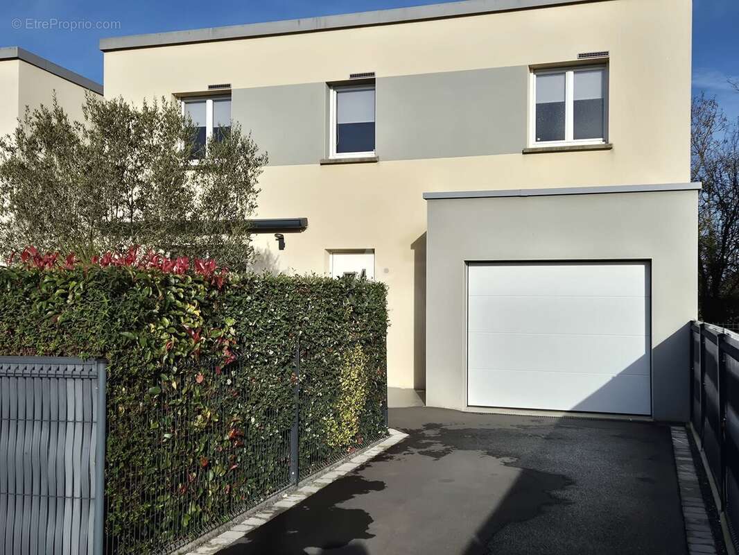 Maison à COLLEVILLE-MONTGOMERY