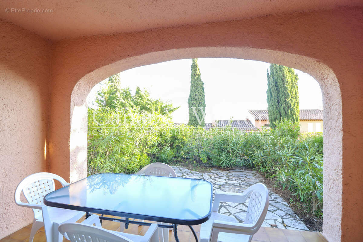 Sous offre: t 3 en duplex  dans un domaine sécurisé avec piscine & tennis - photo 2