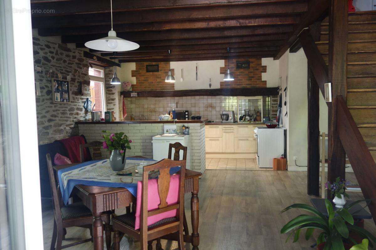 Maison à SAINT-YRIEIX-LA-PERCHE