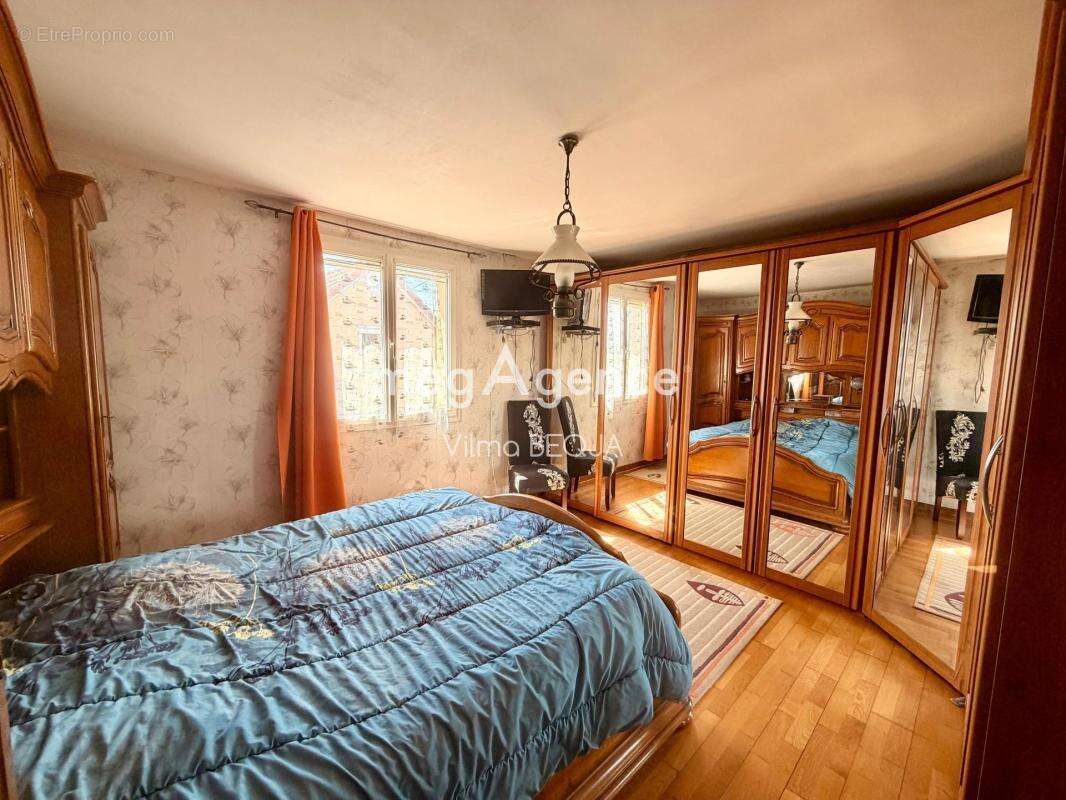 Maison familiale de caractère 8 pièces – 270 m² habitables – Dépendance – Double garage - photo 16