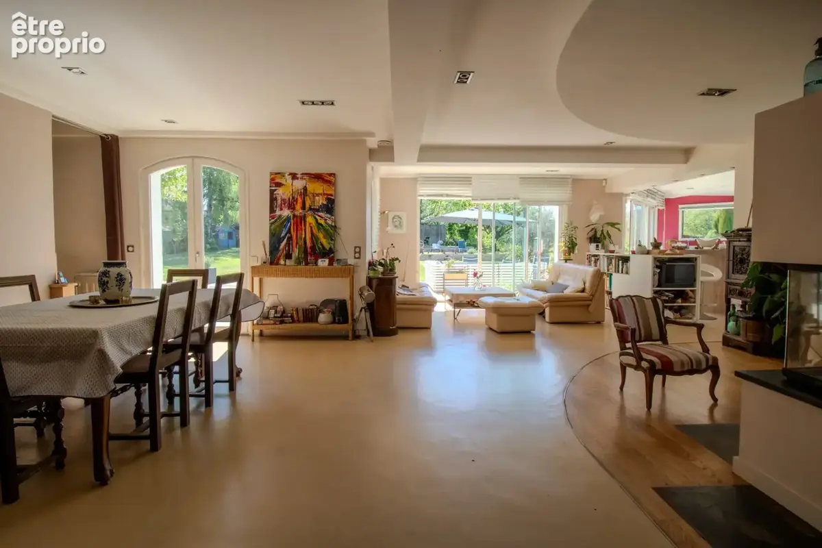 Maison 266 m² à Fontaines-Saint-Martin  - photo 4