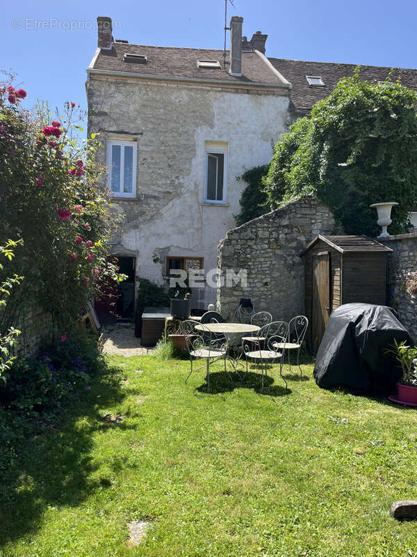 Maison à LA CHAPELLE-LA-REINE