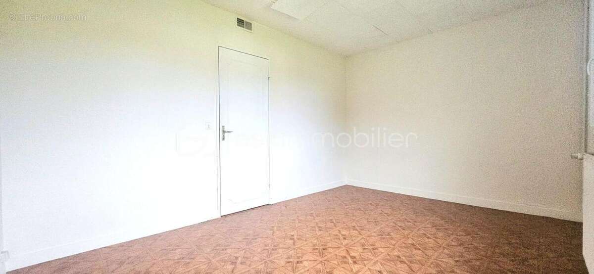 GIEN - Pavillon de plain-pied avec grand jardin clos de 1 068 m² - potentiel à exploiter - photo 14