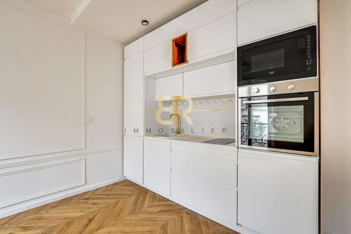 Appartement à PARIS-17E
