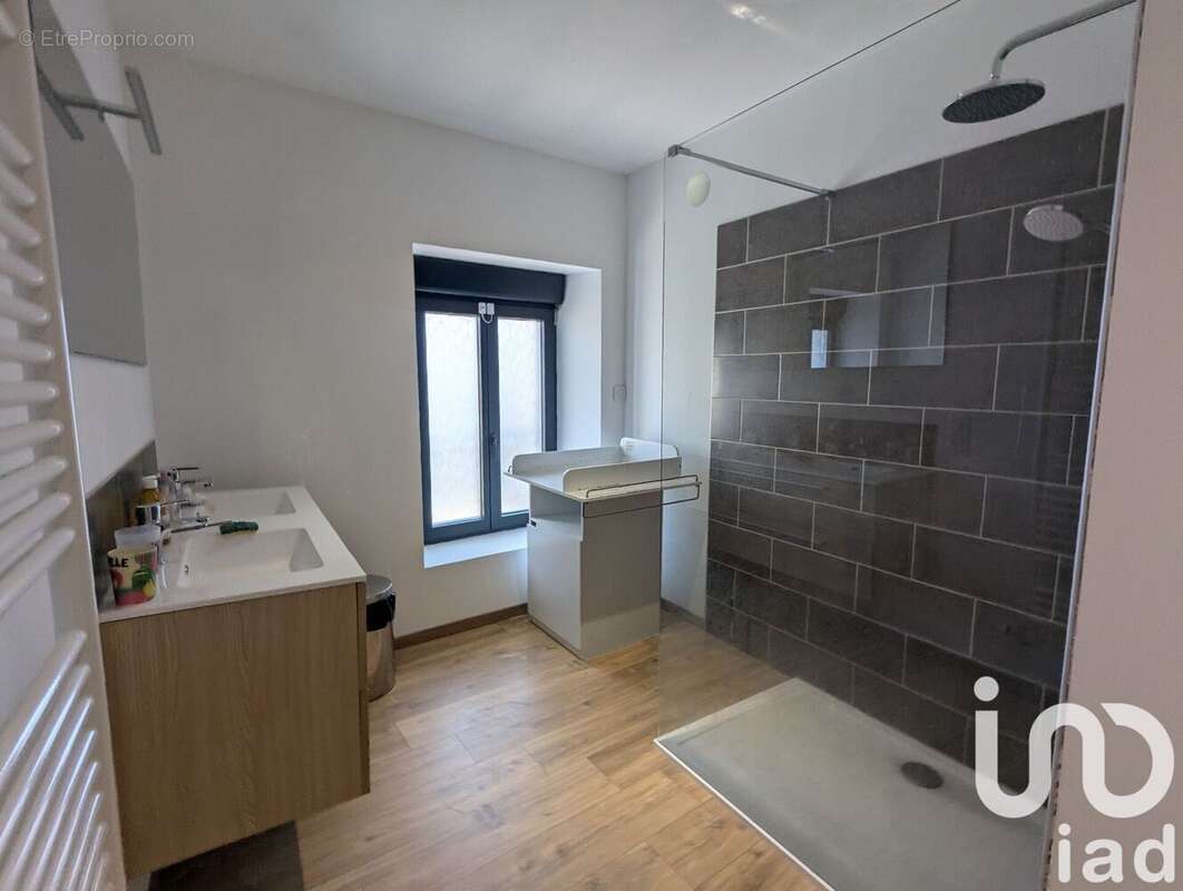 Maison 226 m² à Vallan  - photo 7