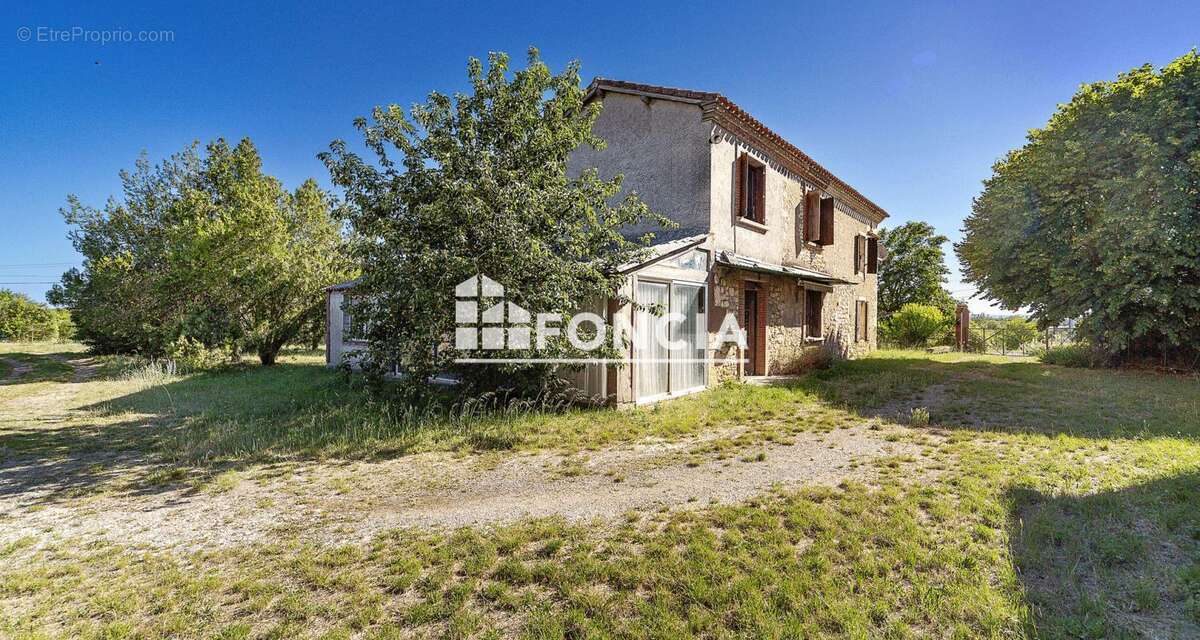 Maison à LIVERS-CAZELLES