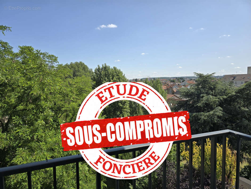Appartement à LES PAVILLONS-SOUS-BOIS