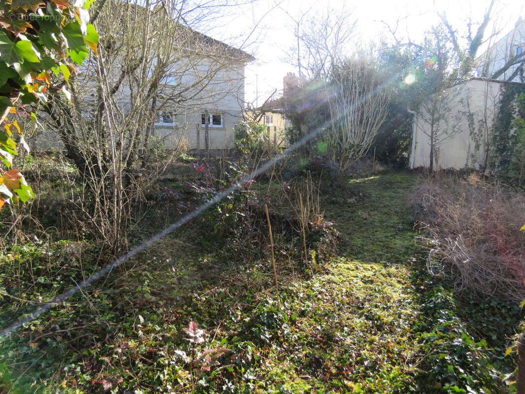 Maison à AMILLY