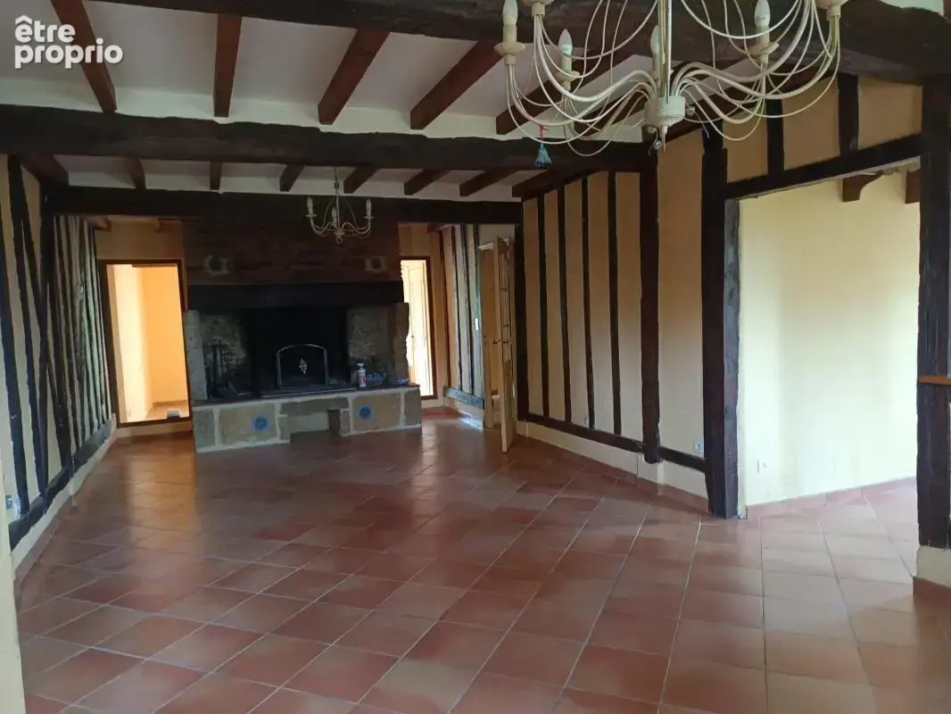 Propriété d'Exception : 2 Maisons, 450 m² de Dépendances et 6 Hectares de Terres - photo 10