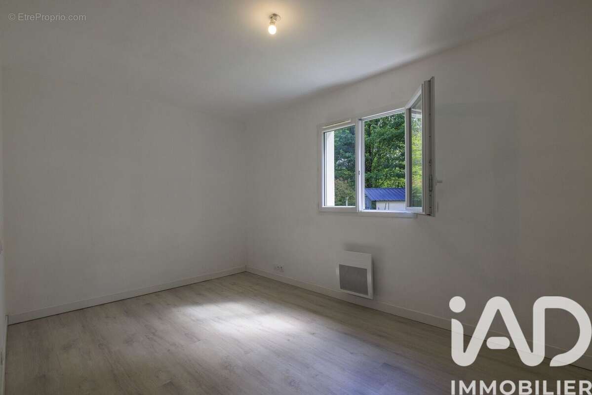 Maison 86 m² à Chamadelle  - photo 9