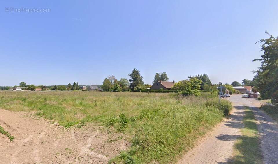 Terrain à ROUCOURT
