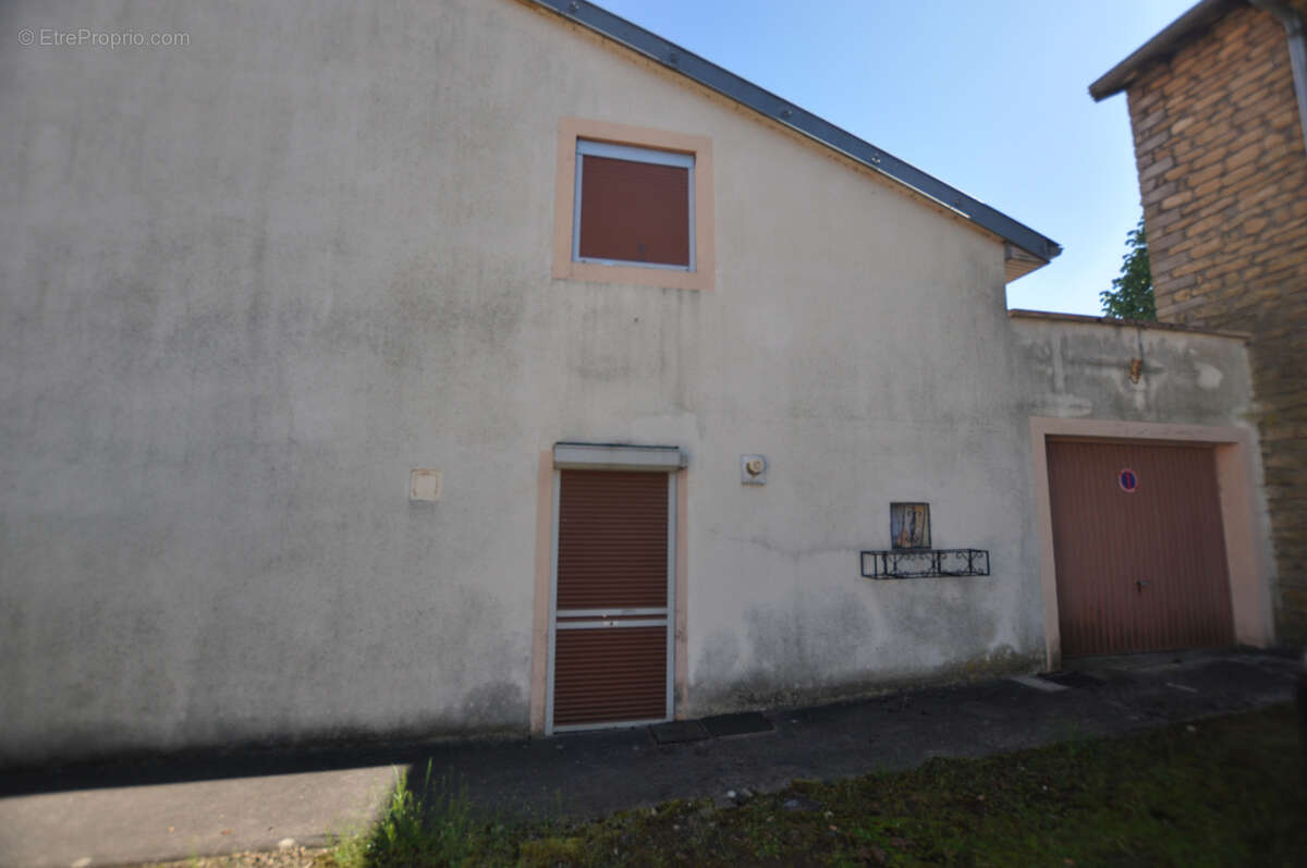 Maison à MONTIGNY-SUR-CHIERS