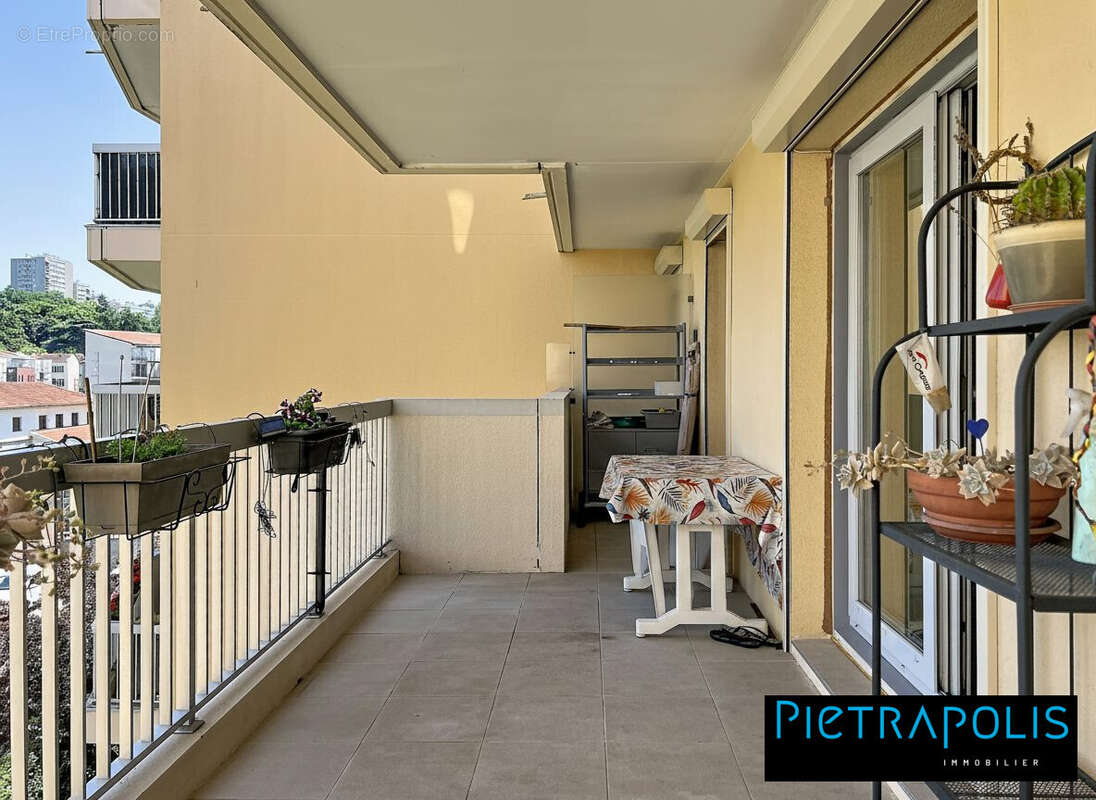 Appartement à OULLINS