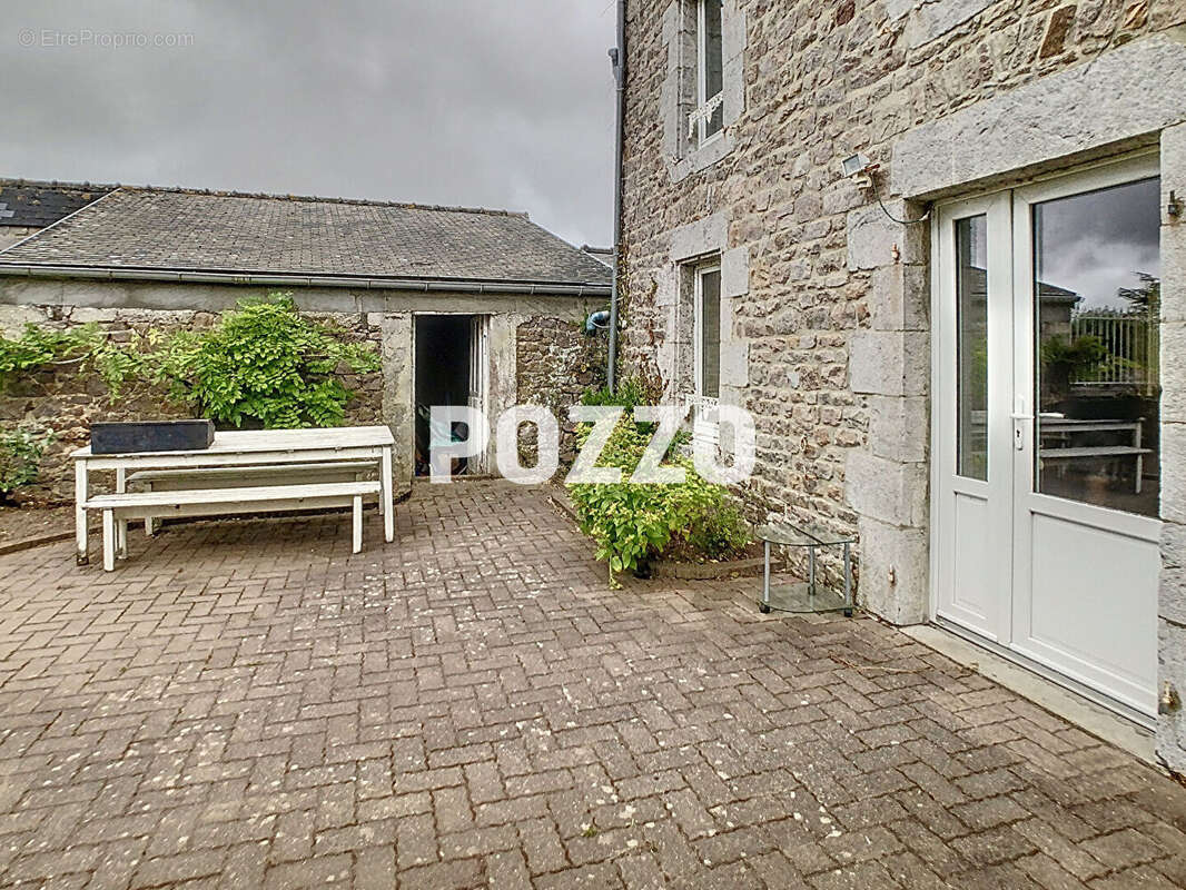 Maison à REGNEVILLE-SUR-MER