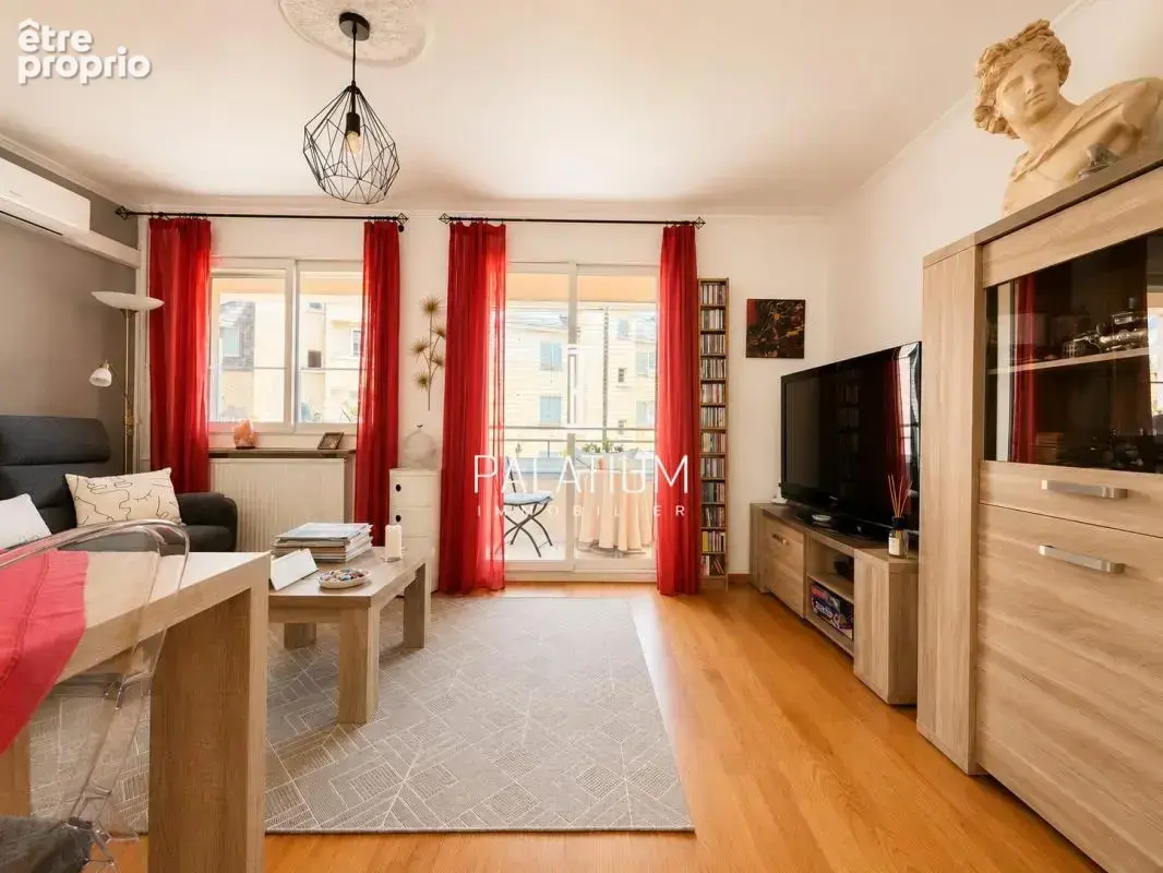 Appartement trois pieces traversant en plein coeur du centre-vil - photo 2