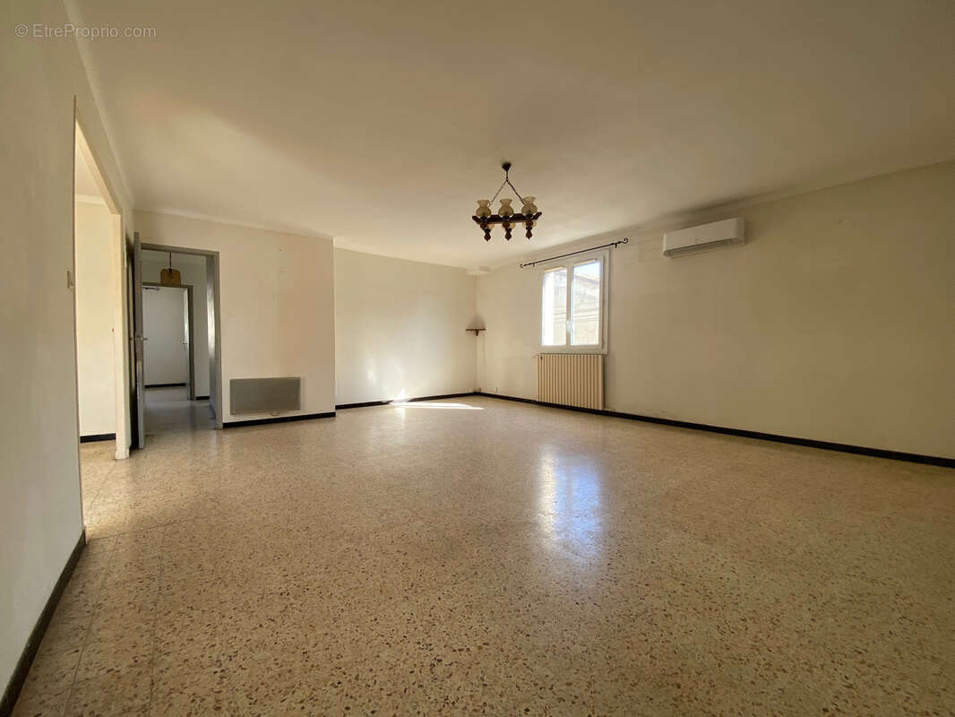 Appartement à MORIERES-LES-AVIGNON