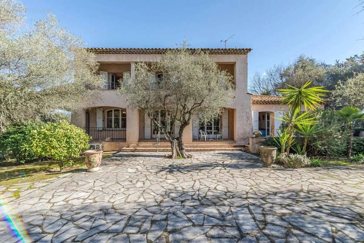 Maison à MOUGINS