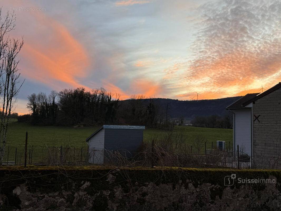 Appartement à VIEU-D'IZENAVE