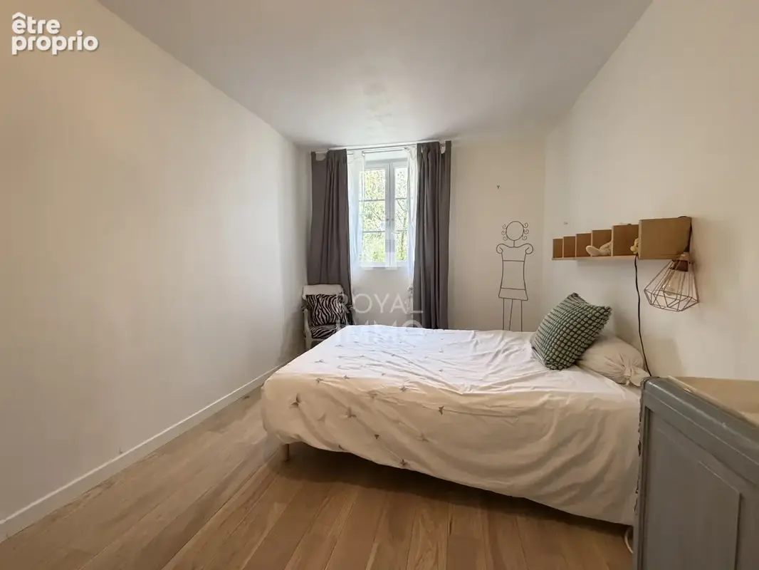 CUERS   Maison de charme avec piscine, à proximité des commerces - photo 9