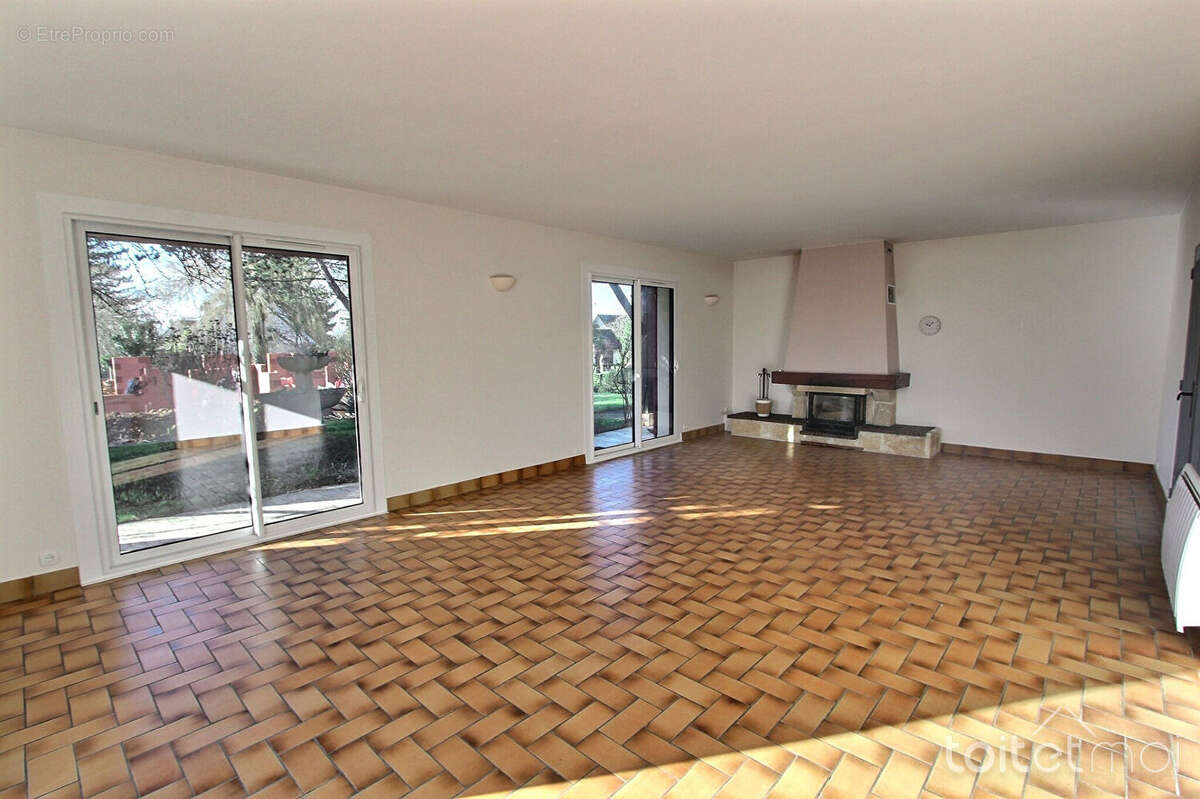 Maison à CERNAY-LA-VILLE