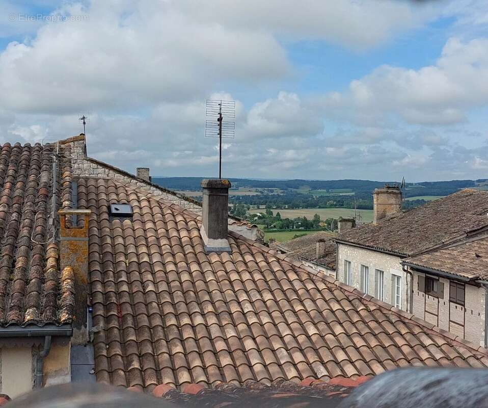 Bel appartement au cœur du village à terminer. - photo 9