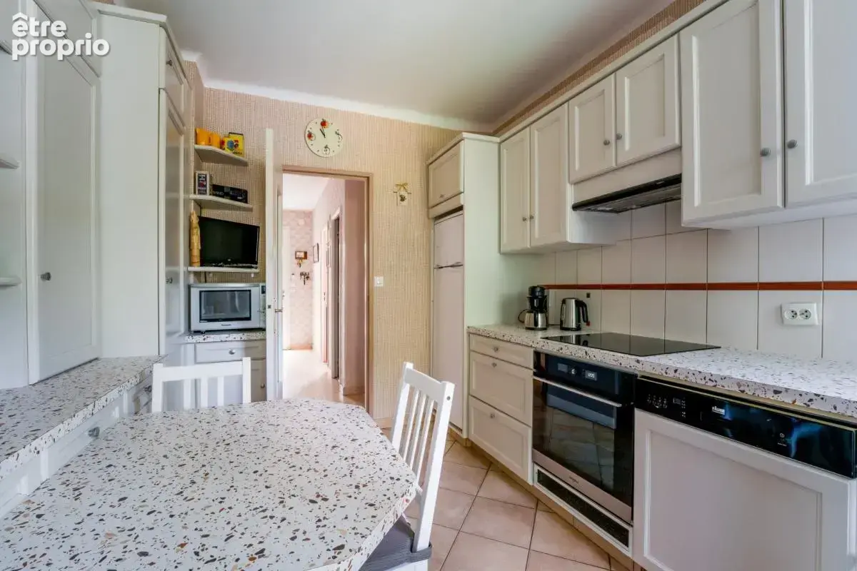 Maison à vendre 8 pièces SAINT CYR SUR LOIRE (37) - photo 2