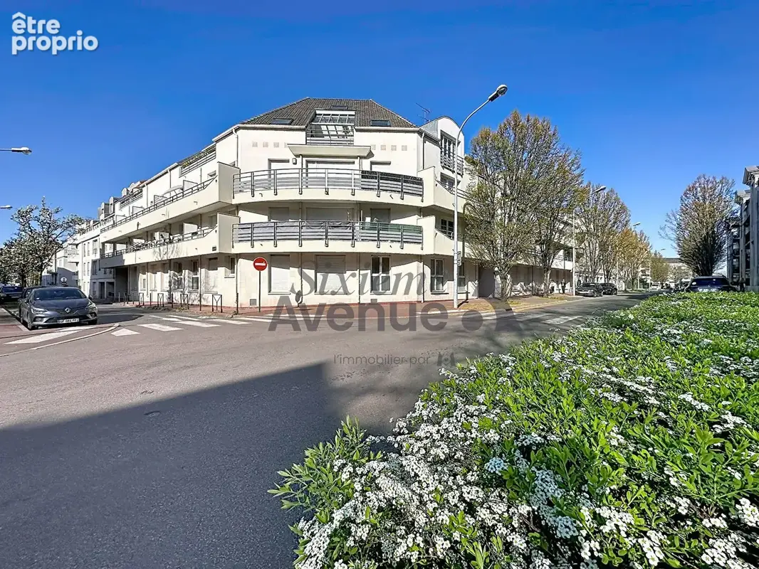 51 m² en RDC - Hyper centre de Noisy-le-Grand - Idéal professions libérales ! - photo 3