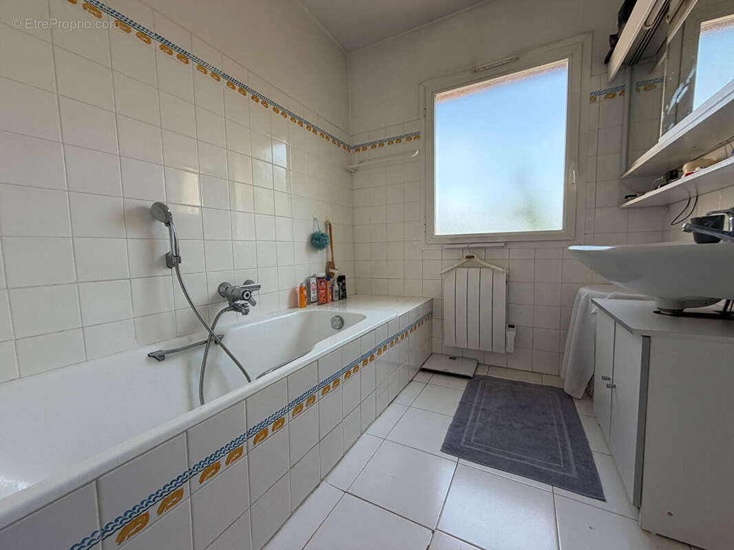LA GAUDE VILLAGE - Maison individuelle 5 Pièces avec PISCINE - photo 10