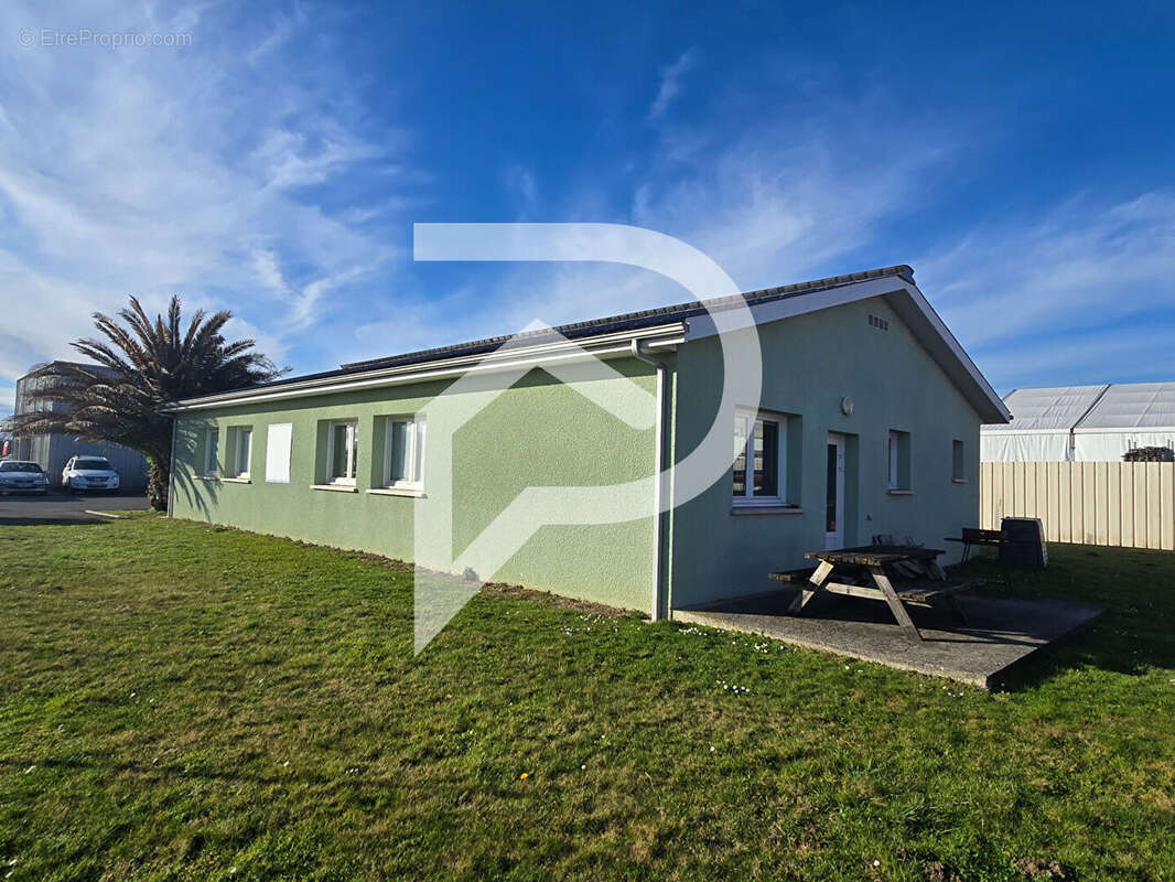 Commerce à ARTHEZ-DE-BEARN