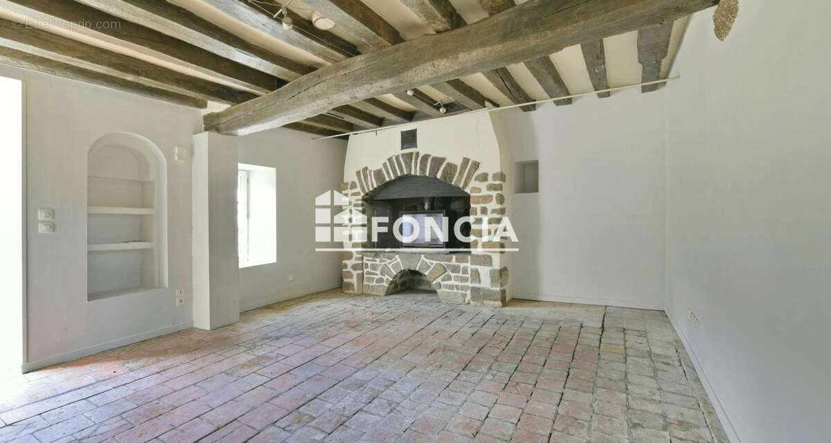 Maison à SAINT-MARCEAU