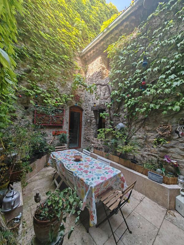 Maison de charme restaurée avec hébergements et restaurant 20 places - photo 5