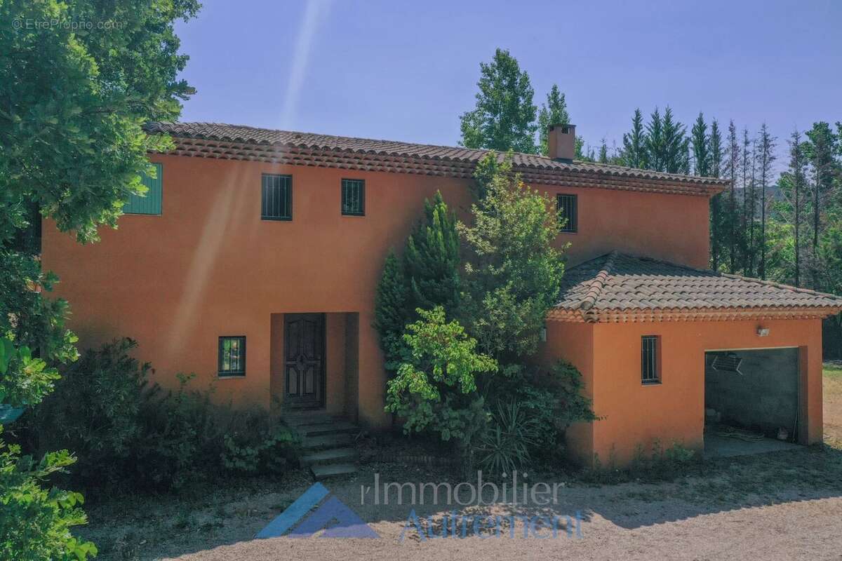 Maison à LE THOLONET