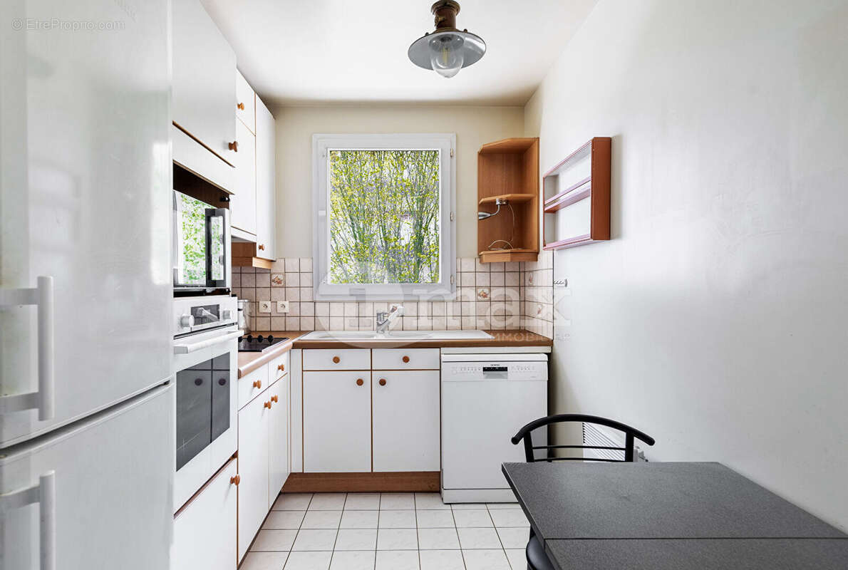 Suresnes centre ville - 4 pieces balcon parking 82m²  529 000 euros fai - photo 4