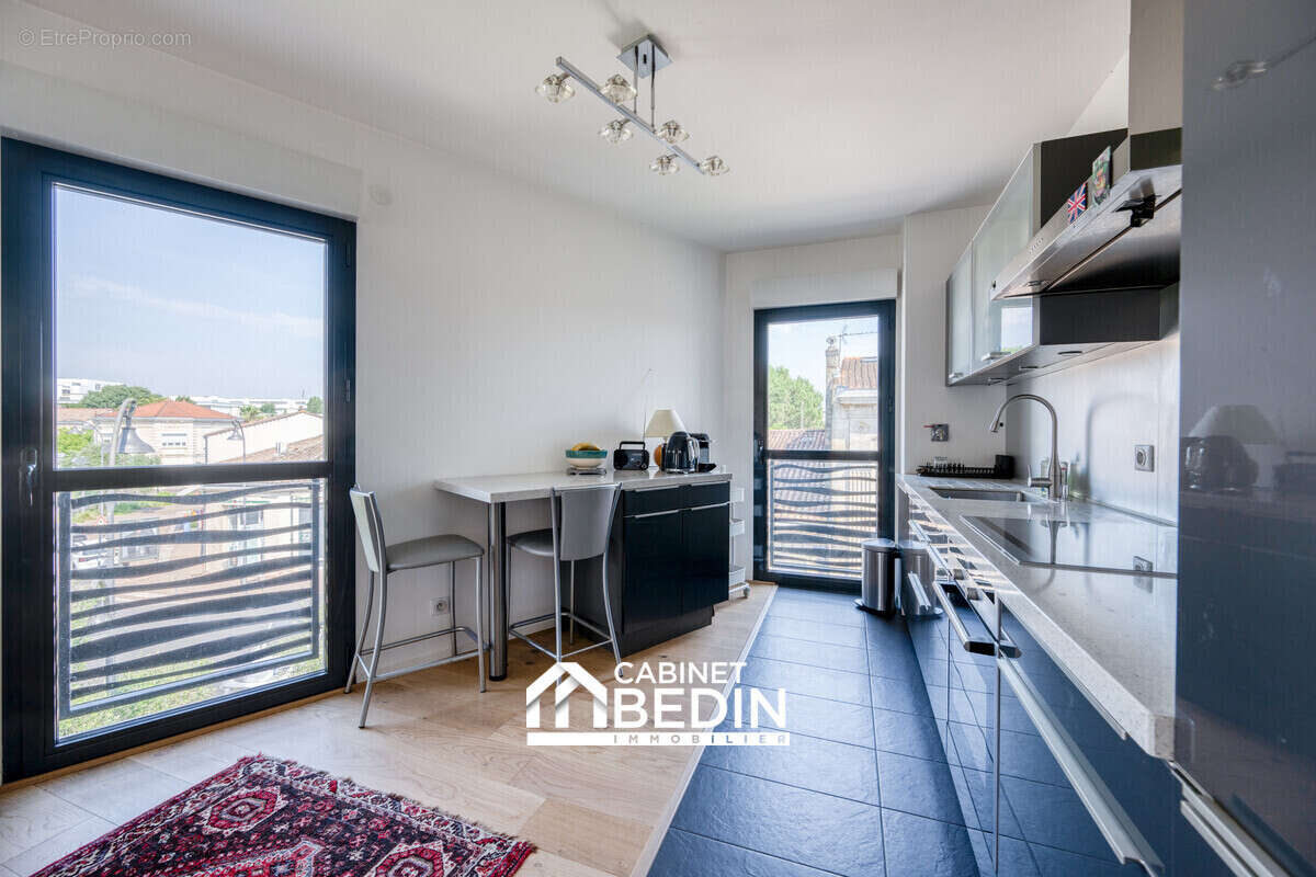 Appartement à LE BOUSCAT