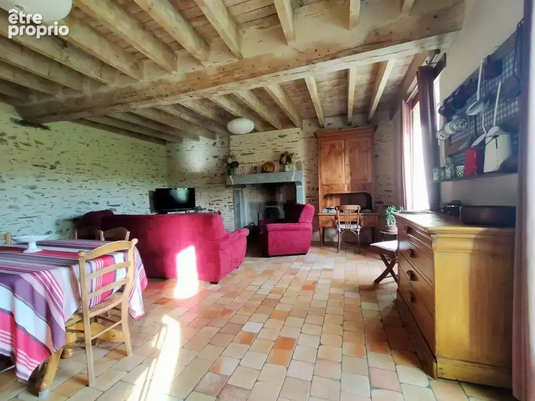 Maison 166 m² à Saint-Germain-De-Coulamer  - photo 3