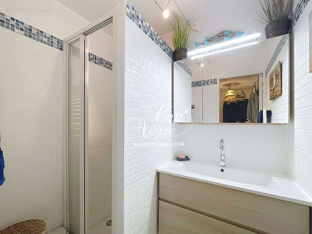 Appartement à LA CROIX-VALMER