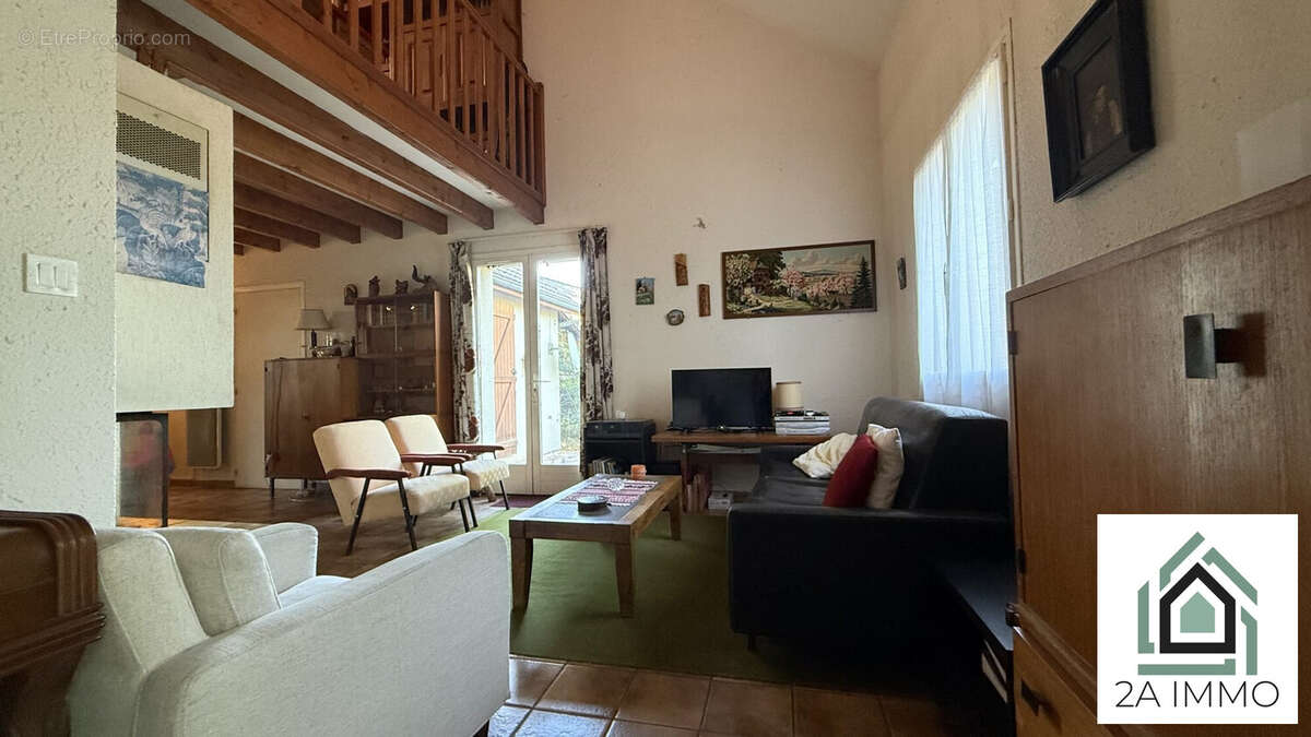 Maison à CONDAT-EN-COMBRAILLE
