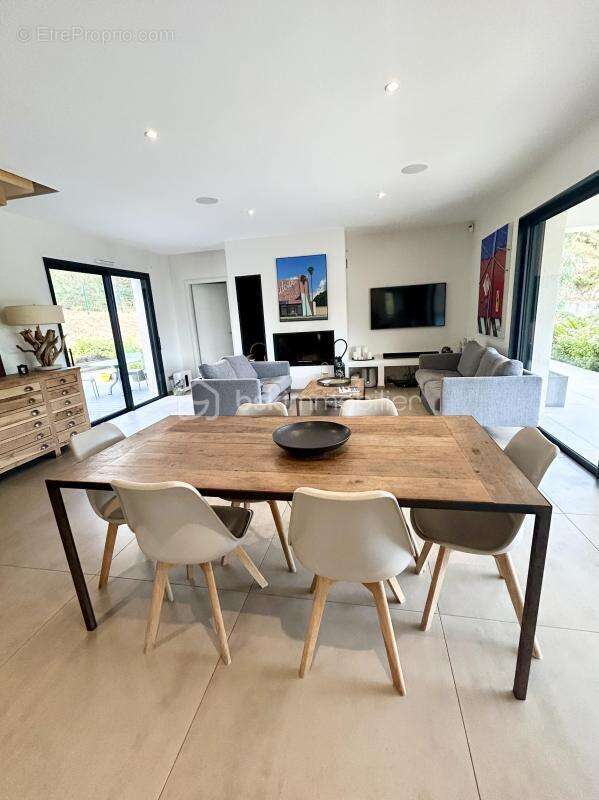 Grimaud, Villa d'Architecte en pleine nature, 200m2, 5 chambres - photo 7