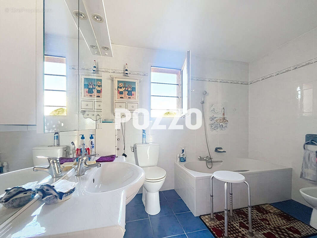 Maison à SAINT-PAIR-SUR-MER