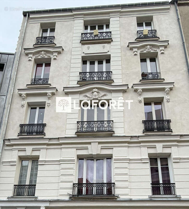 Appartement à PARIS-14E