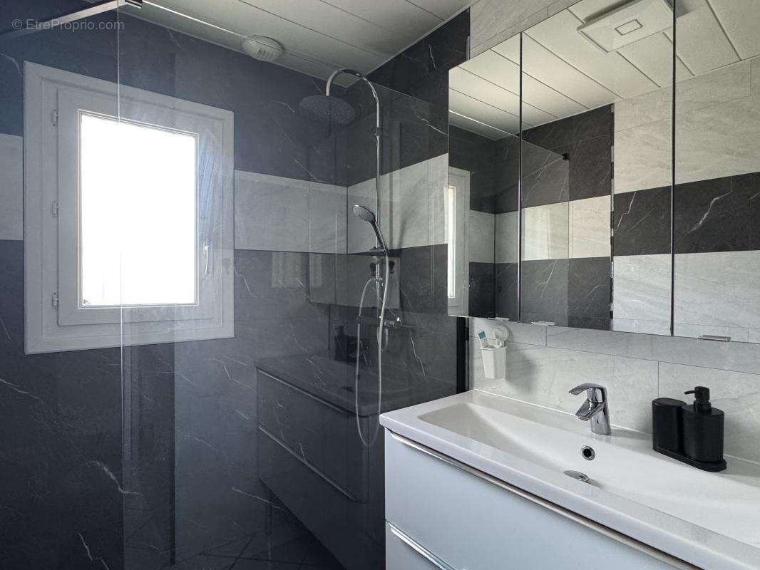 Maison à PONT-SUR-YONNE