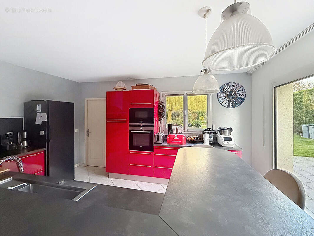 COLOMBY ANGUERNY - Maison de 8 pièces sur terrain de plus de 1 300 m2 - photo 6