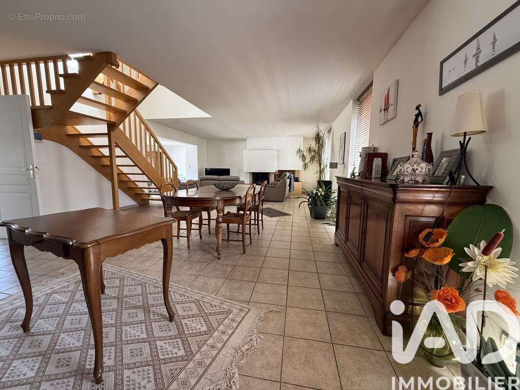 Appartement 173 m² à Belz  - photo 3
