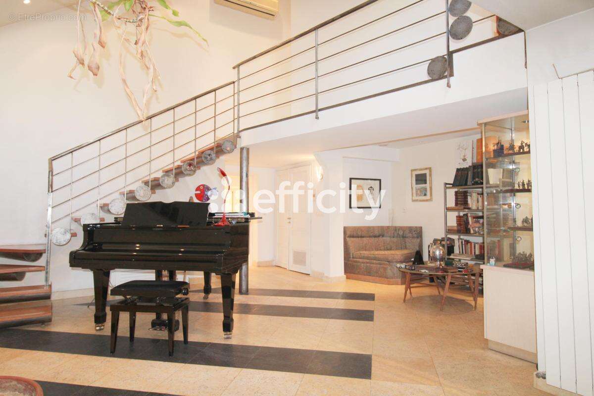 Appartement à MARSEILLE-7E