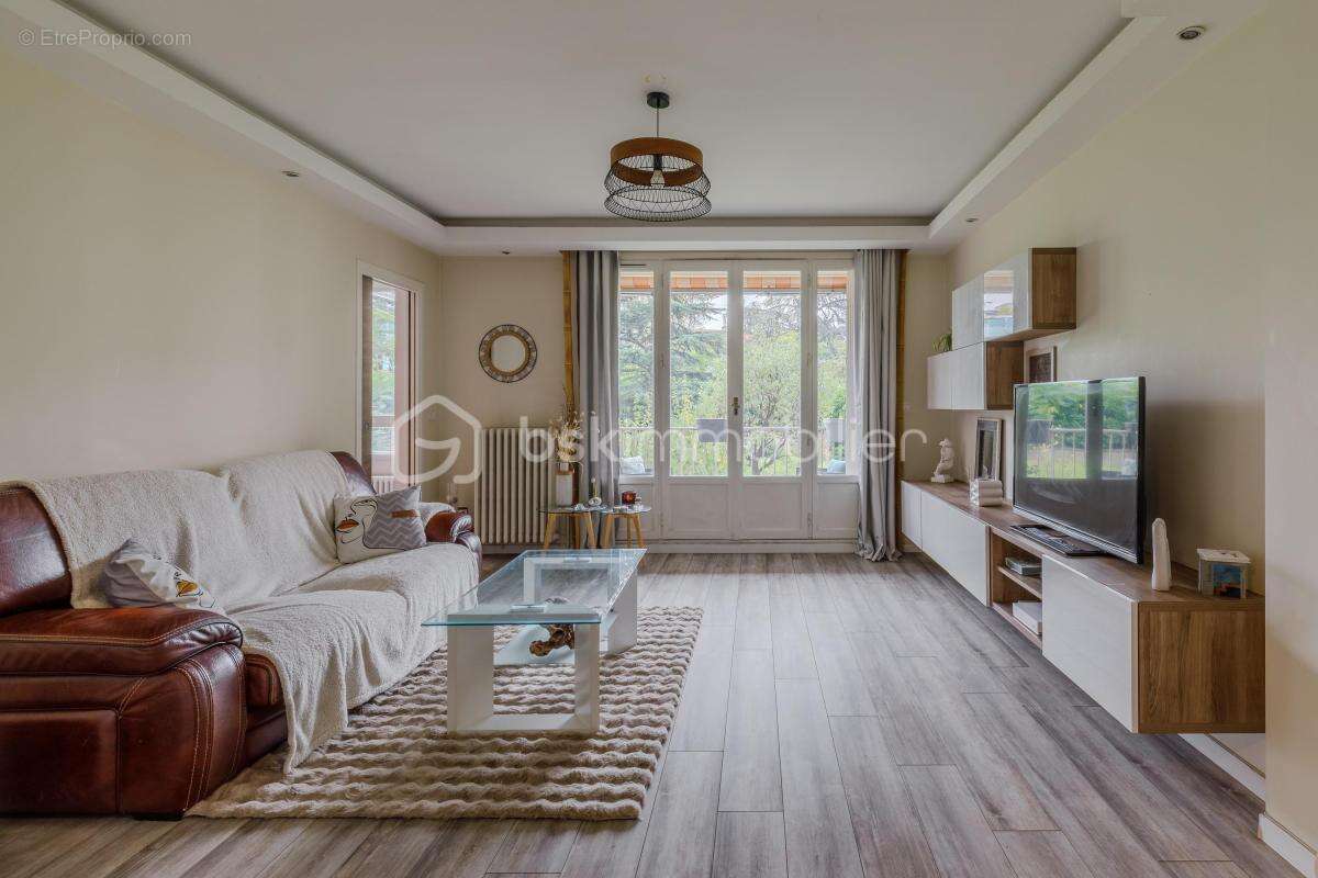 Appartement à LYON-8E