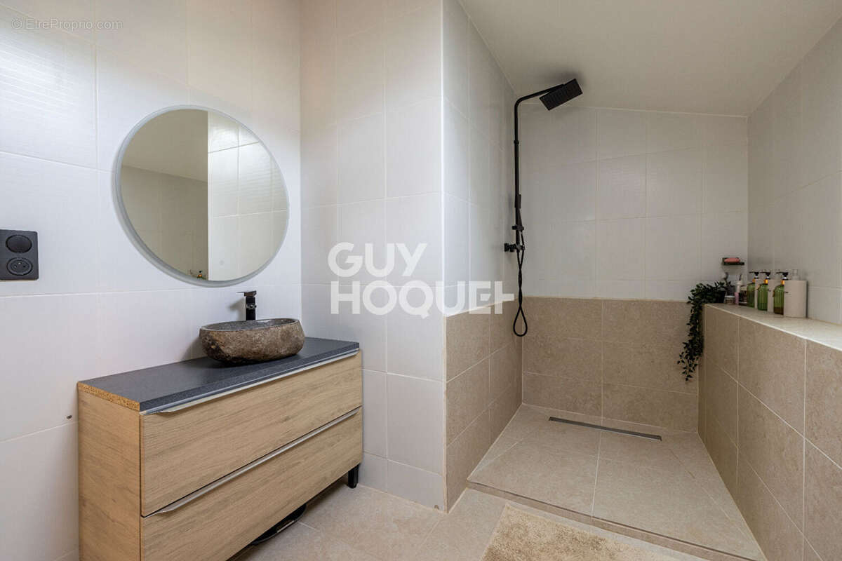 Maison à PONT-DU-CHATEAU