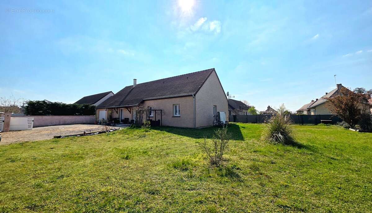 Maison à EPERVANS